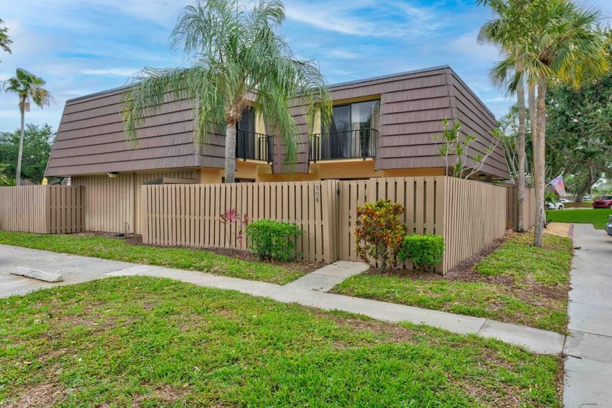 Welcome to this charming 2-bedroom, 2-bathroom townhome in the heart of Palm Beach Gardens. The location is hard to beat. You're just minutes from premier shopping and dining at The Gardens Mall, and a short drive to the stunning Atlantic beaches of Palm Beach County. Commuters will appreciate the quick access to Interstate 95, making travel throughout South Florida easy and convenient.  Enjoy an active lifestyle with world-class golf courses, waterfront parks, and the excitement of nearby spring training baseball at Roger Dean Chevrolet Stadium, home to the Miami Marlins and St. Louis Cardinals during spring training. Whether you're looking for a full-time residence, seasonal getaway, or investment opportunity, this townhome offers the best of the Palm Beach Gardens lifestyle—