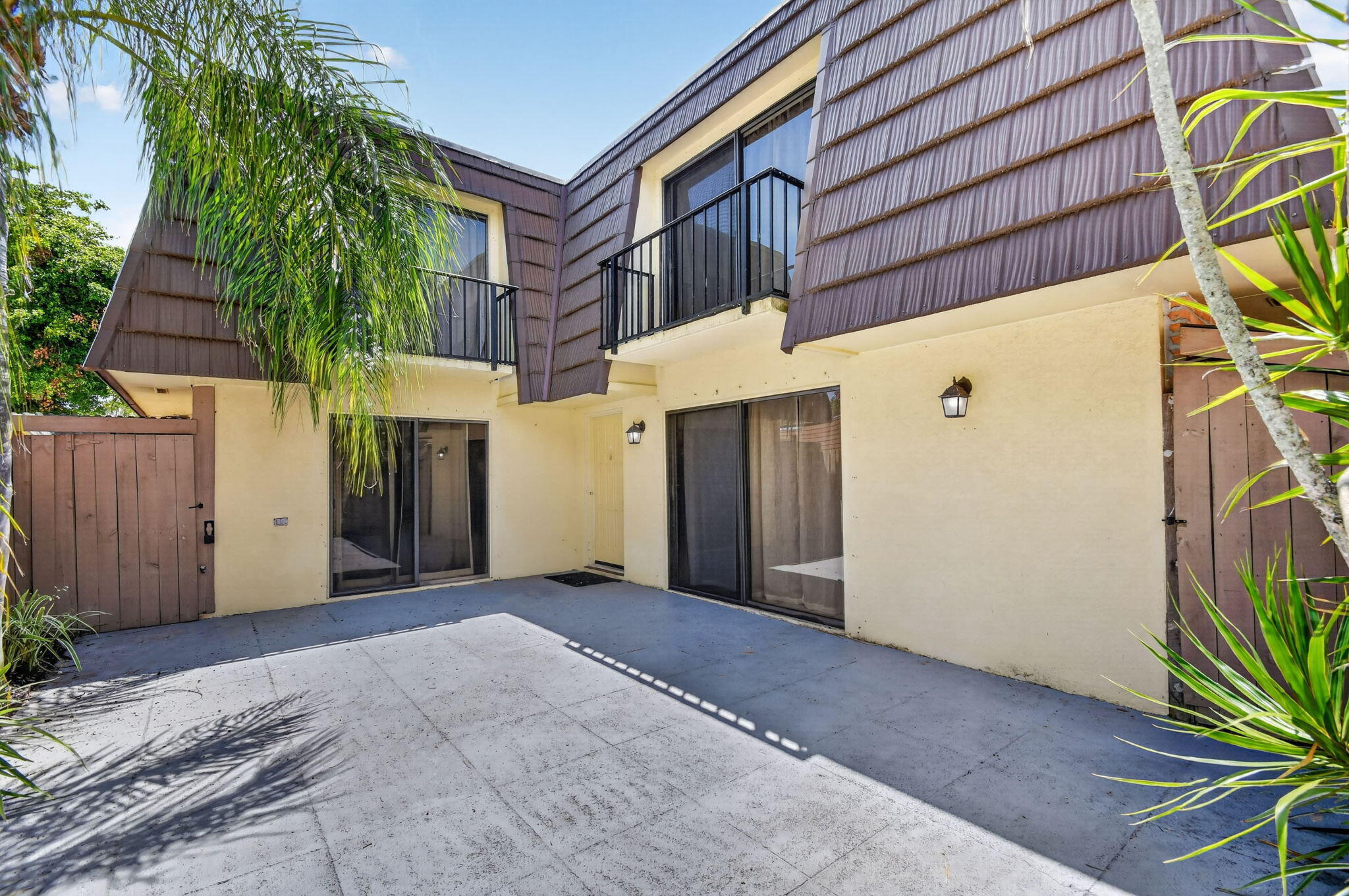 904 9th Court