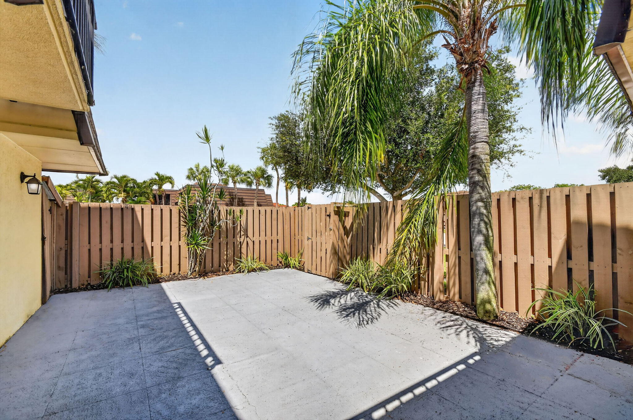 904 9th Court