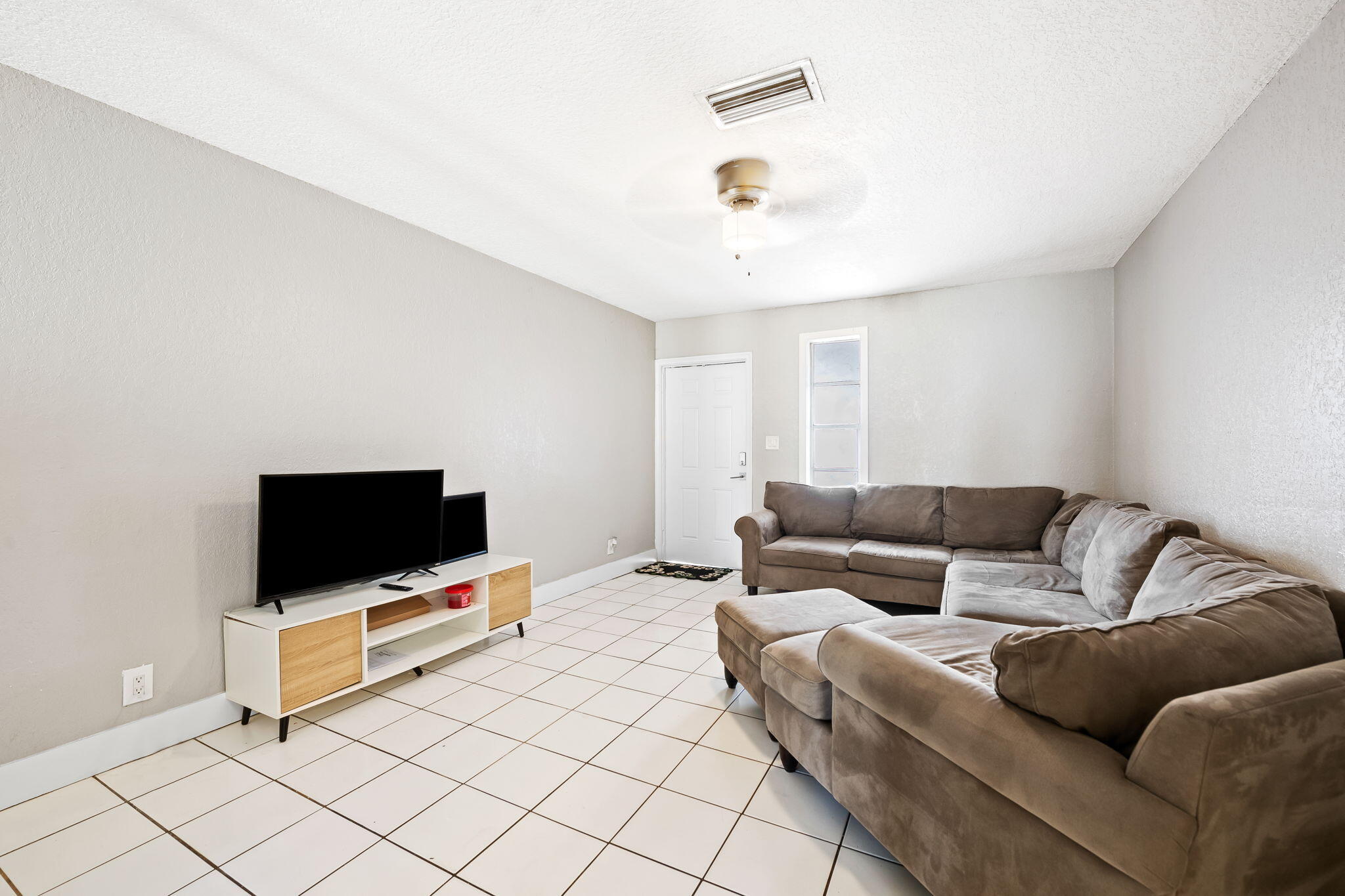 3910 NW 30th Terrace