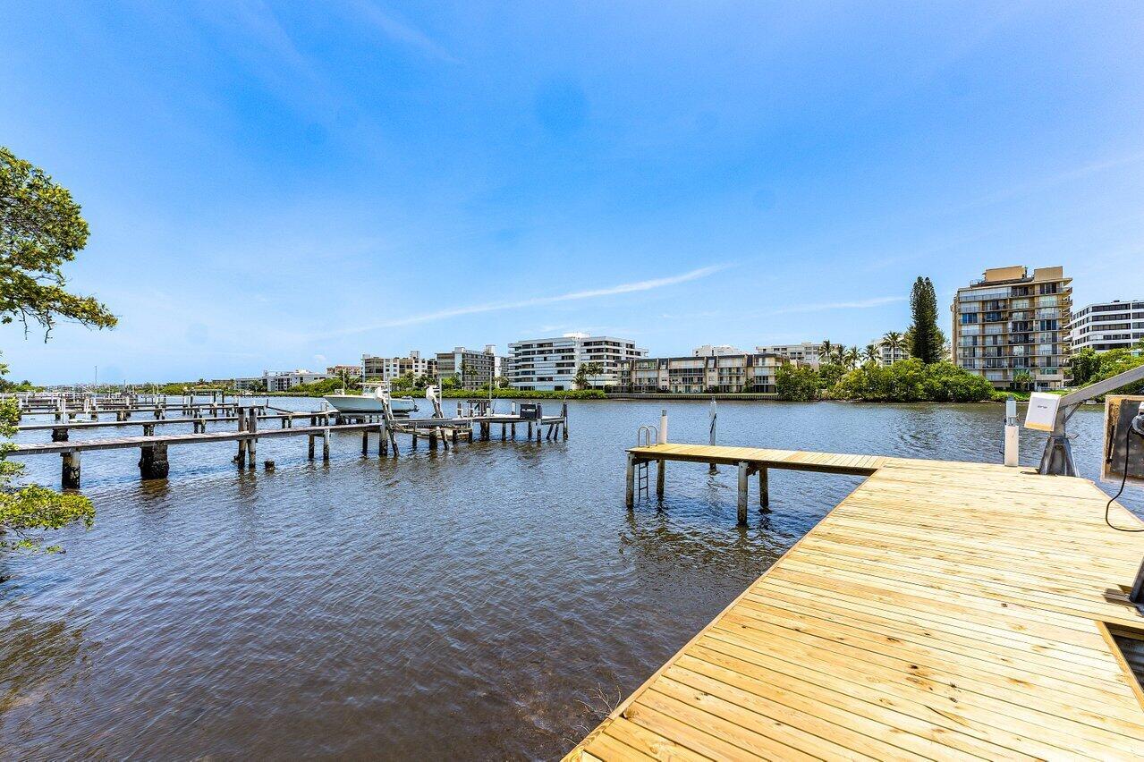 LAKE SHORES LANTANA - Residential