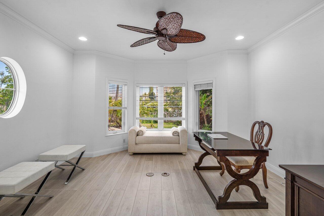 LAKE SHORES LANTANA - Residential