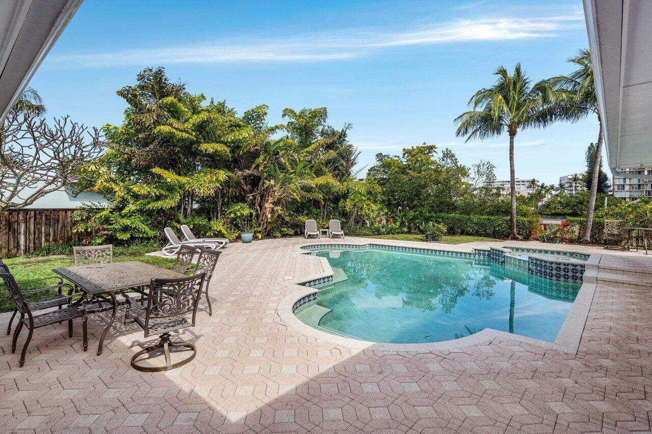 LAKE SHORES LANTANA - Residential