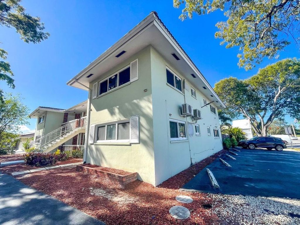 Photo of 4213 NE 21st Avenue, Fort Lauderdale, FL 33308 (MLS # F10551556)