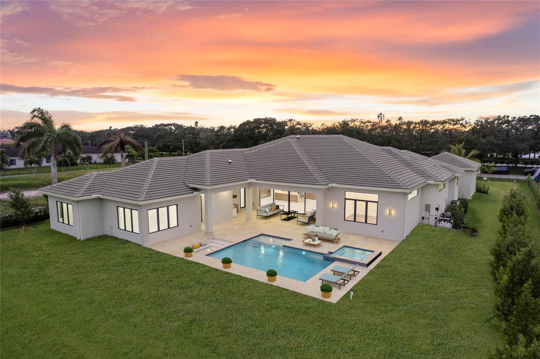 PLANTATION ACRES - Residential