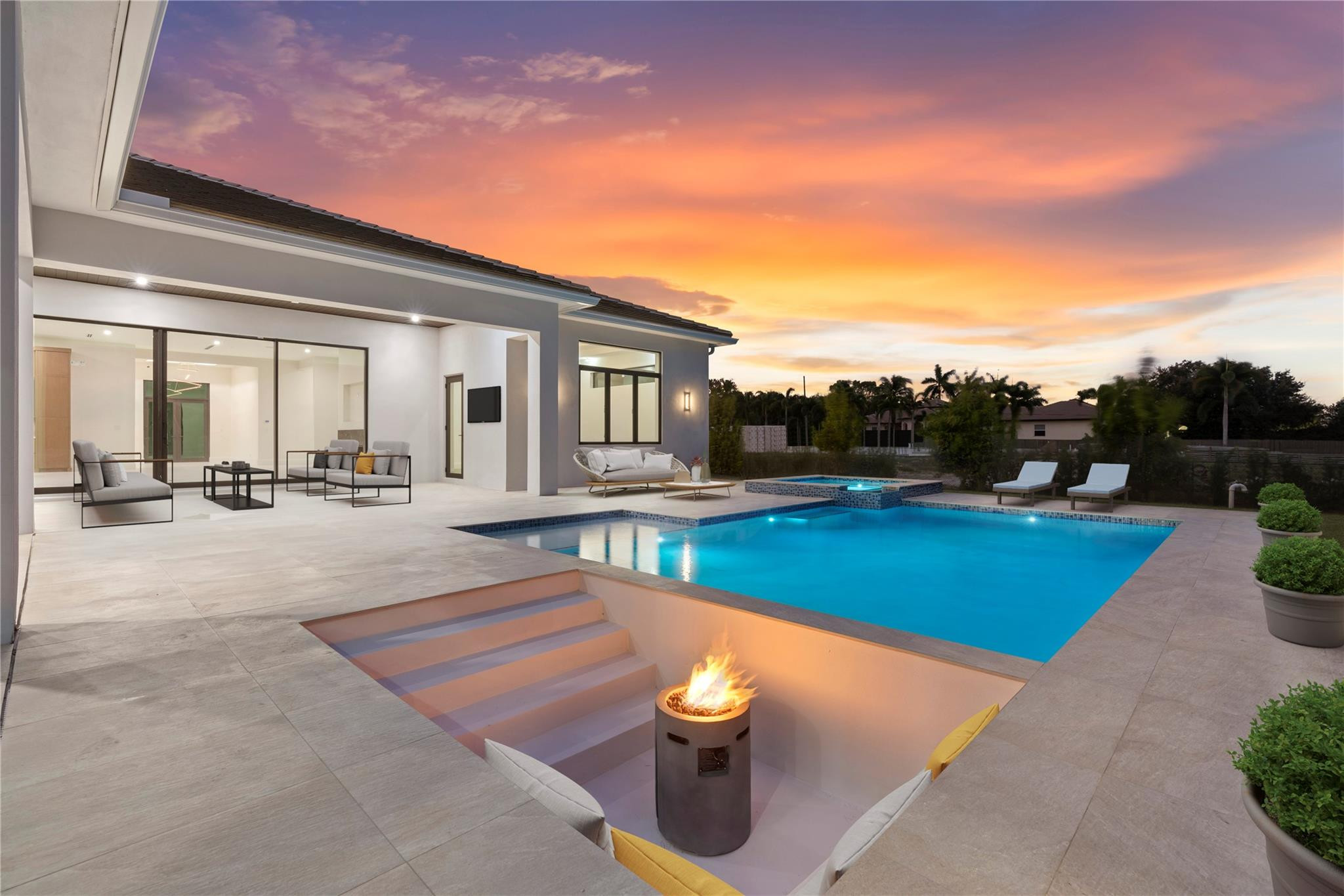 PLANTATION ACRES - Residential