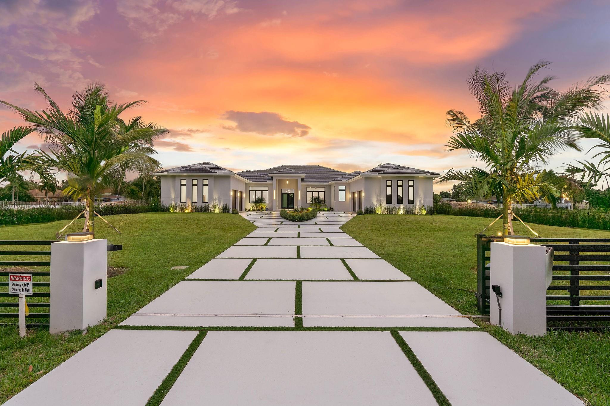 PLANTATION ACRES - Residential