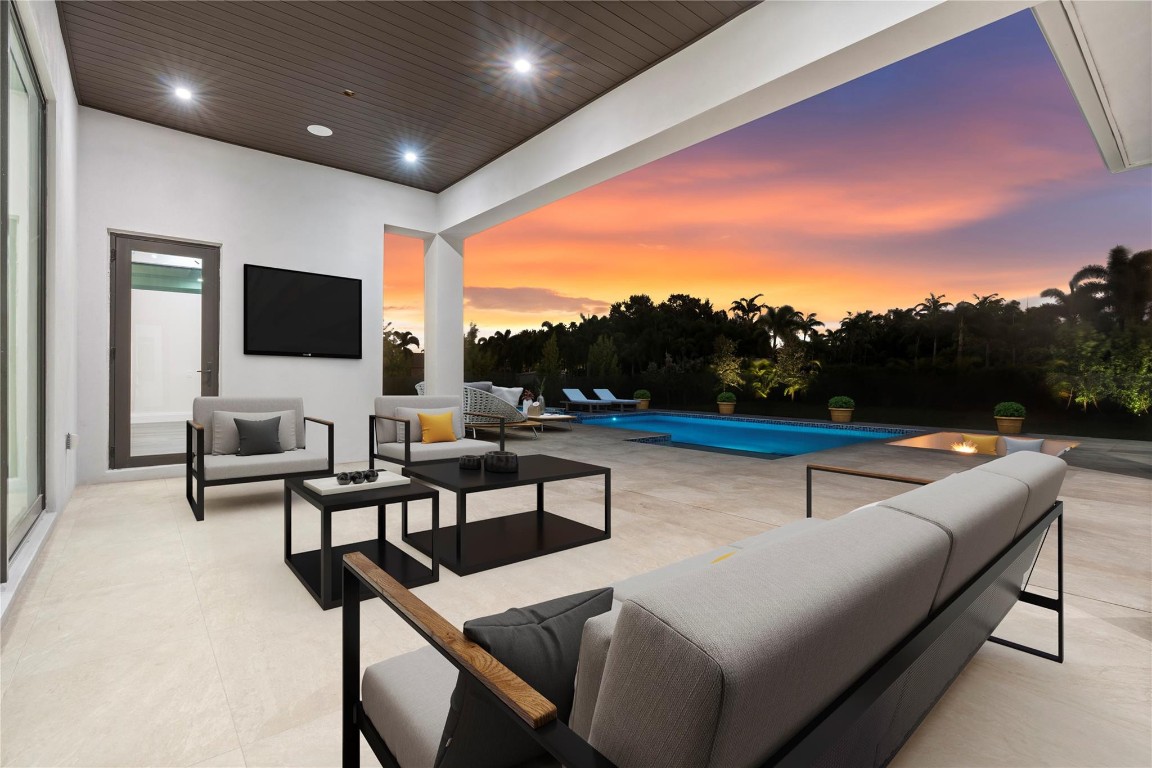 PLANTATION ACRES - Residential