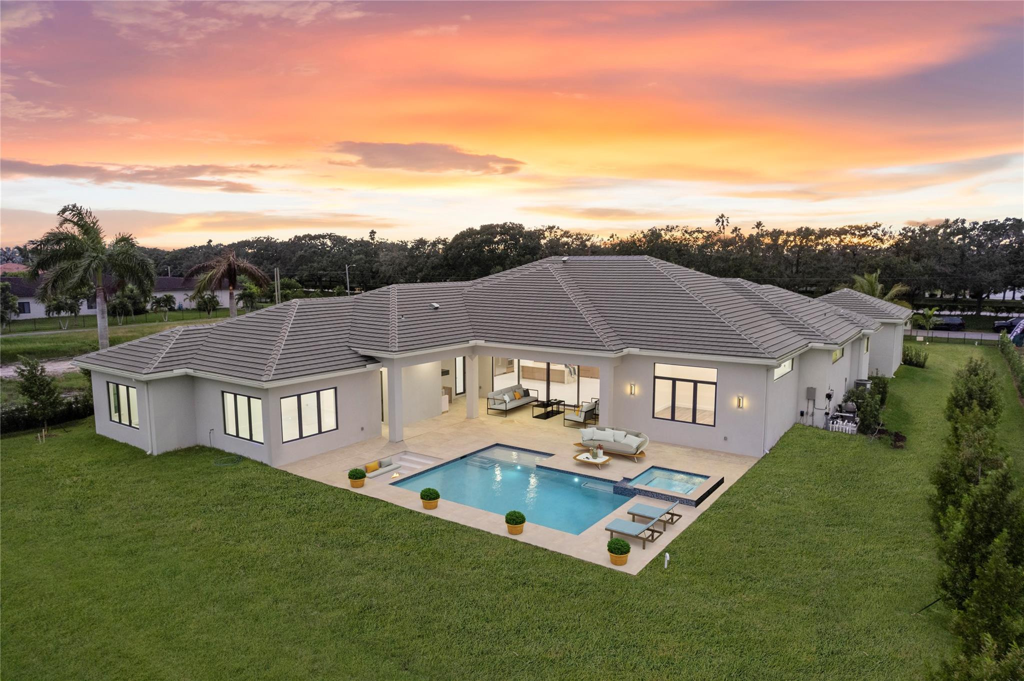 PLANTATION ACRES - Residential