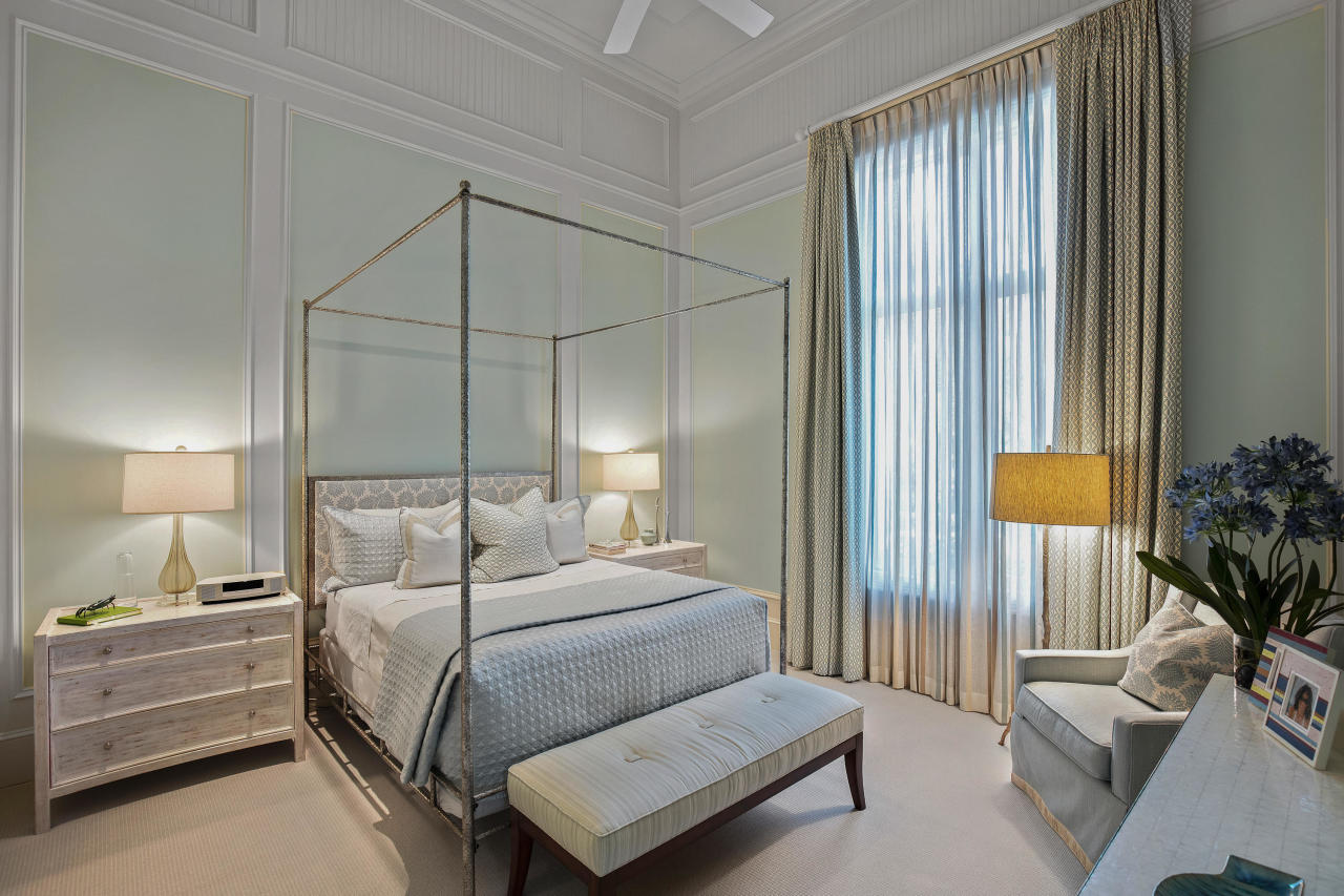 ADMIRALS COVE - Residential