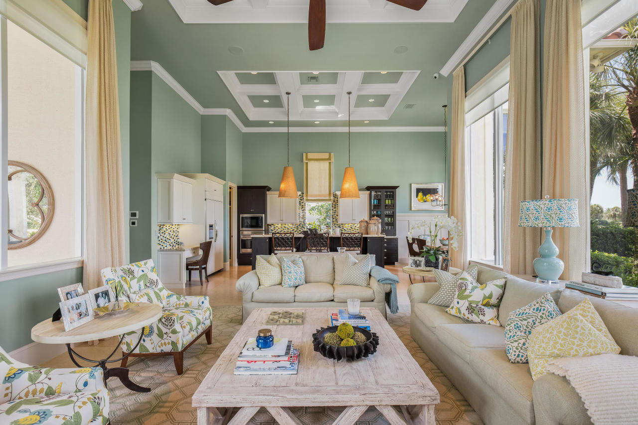 ADMIRALS COVE - Residential