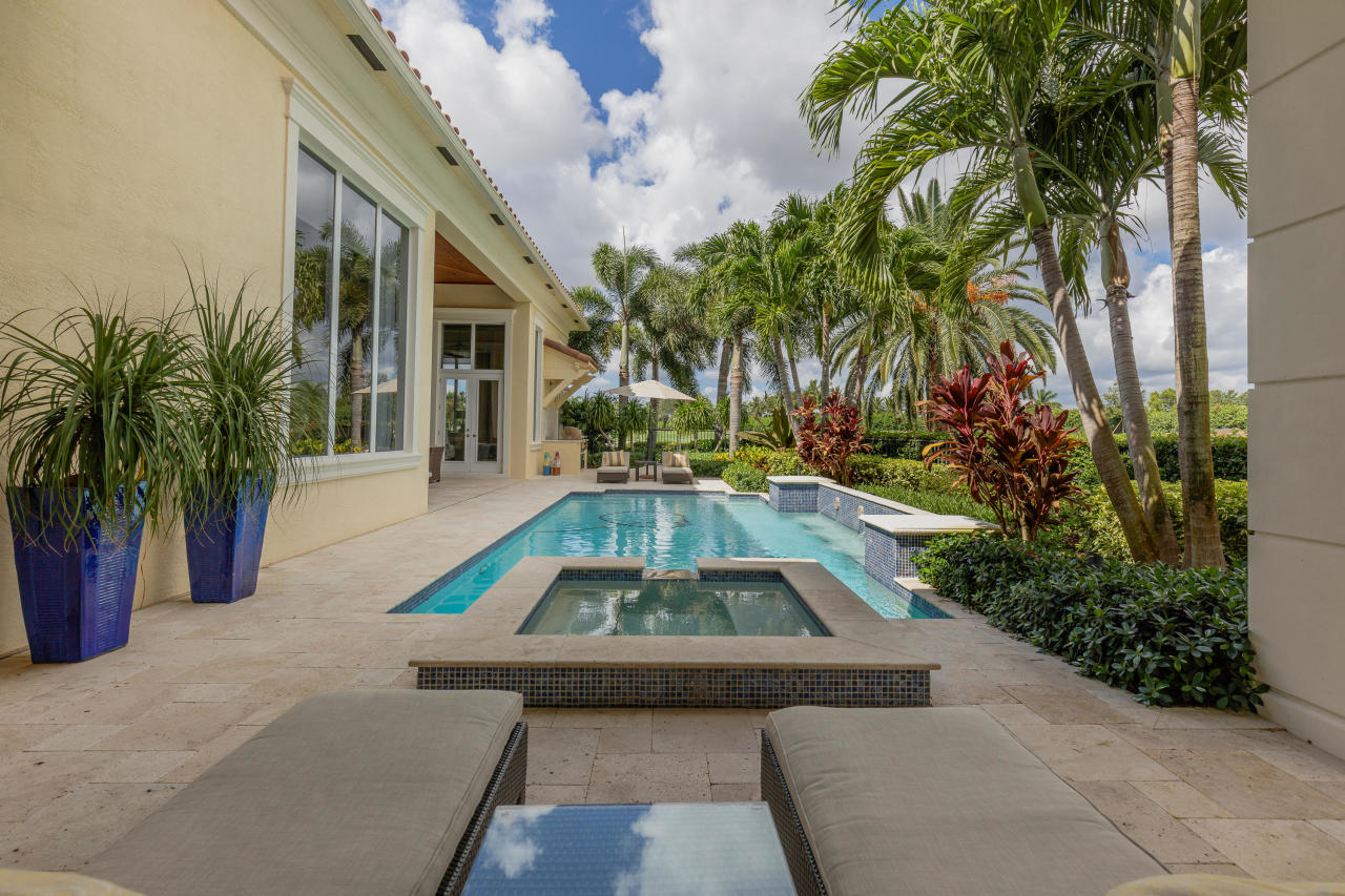 ADMIRALS COVE - Residential