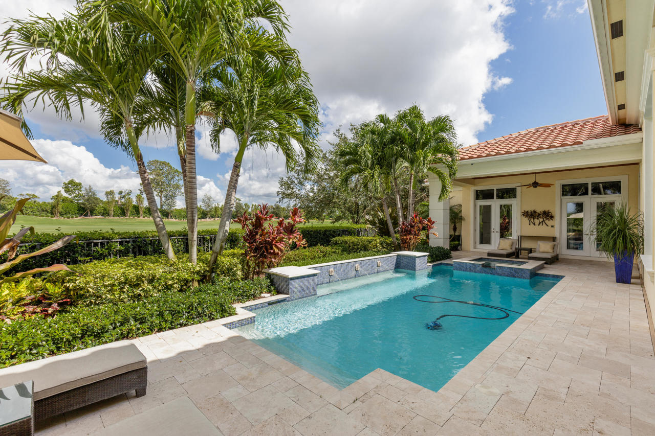 ADMIRALS COVE - Residential