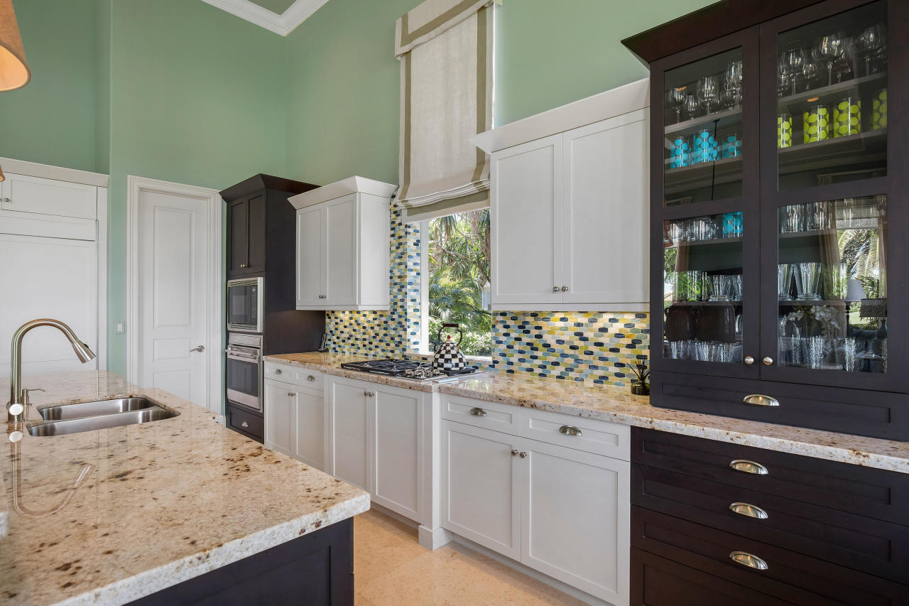 ADMIRALS COVE - Residential