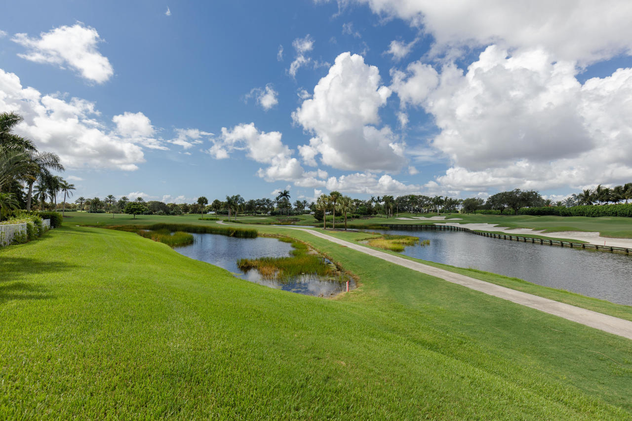 ADMIRALS COVE - Residential