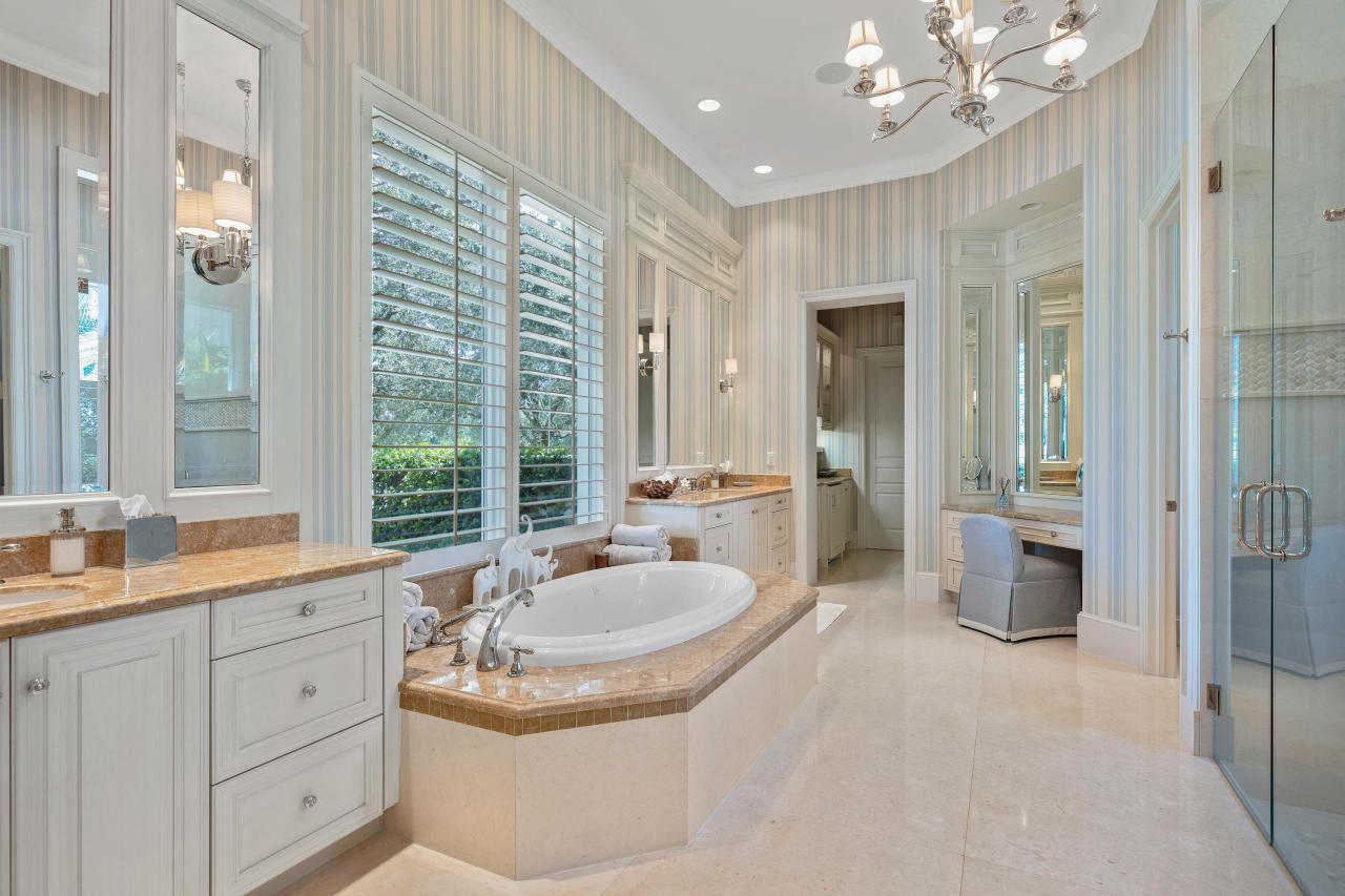 ADMIRALS COVE - Residential