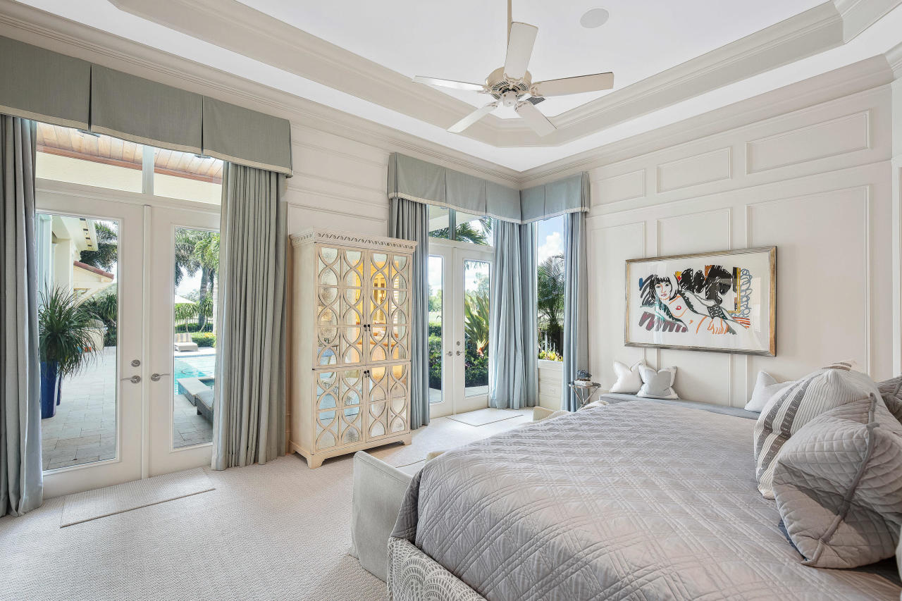 ADMIRALS COVE - Residential