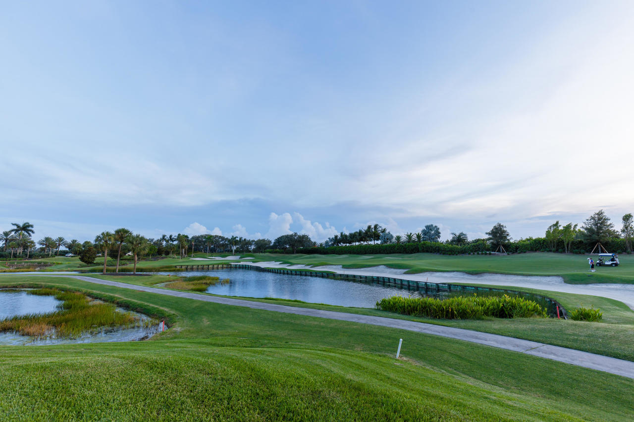 ADMIRALS COVE - Residential