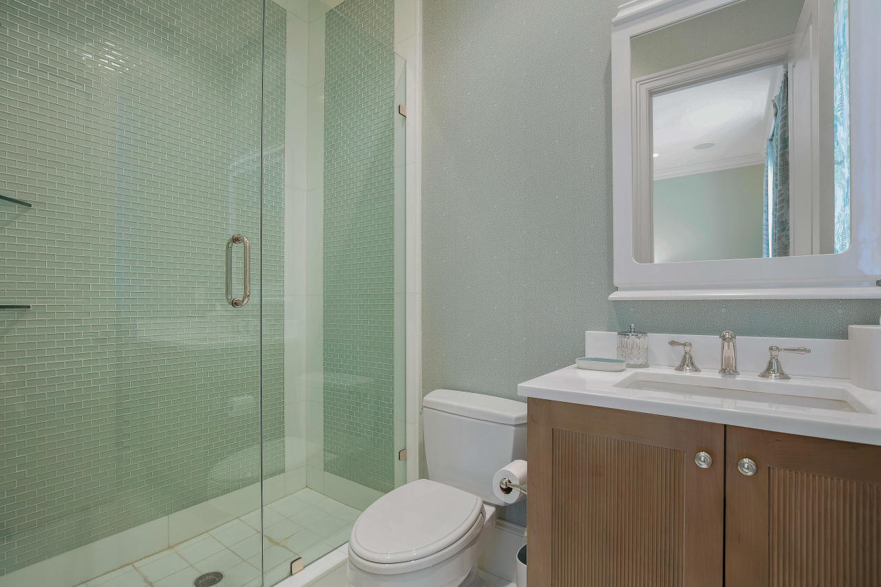 ADMIRALS COVE - Residential