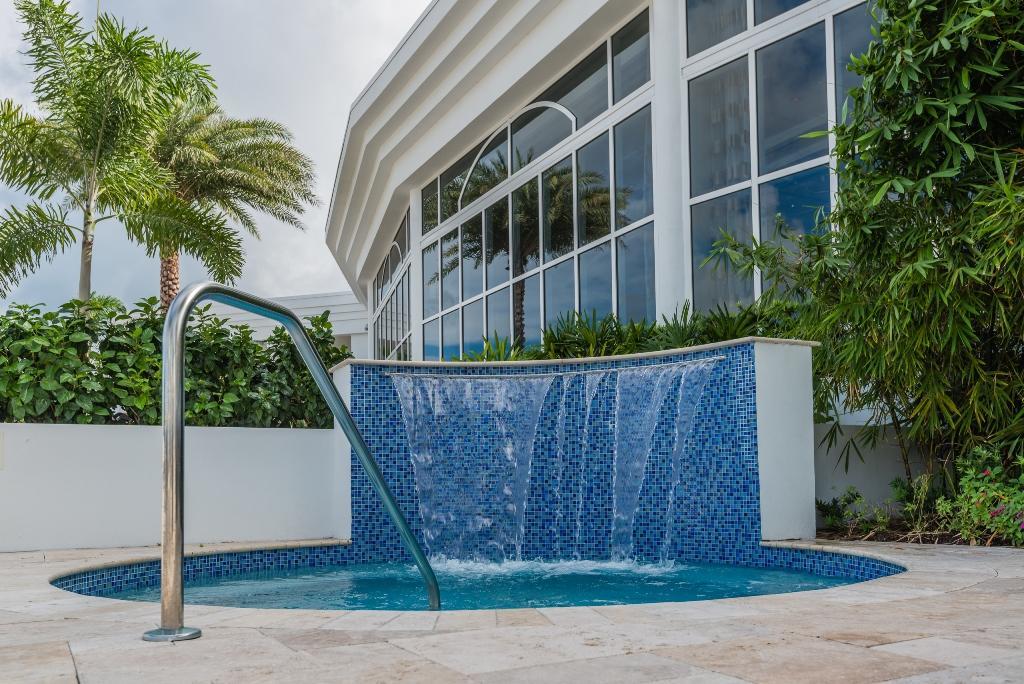 ADMIRALS COVE - Residential