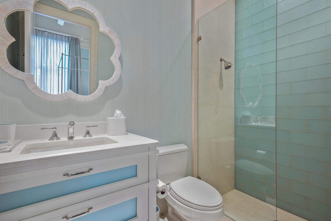 ADMIRALS COVE - Residential