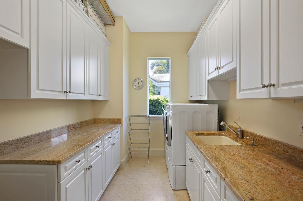 ADMIRALS COVE - Residential