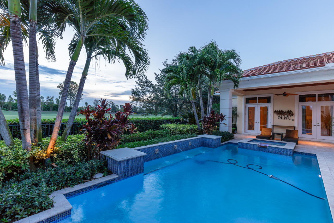 ADMIRALS COVE - Residential