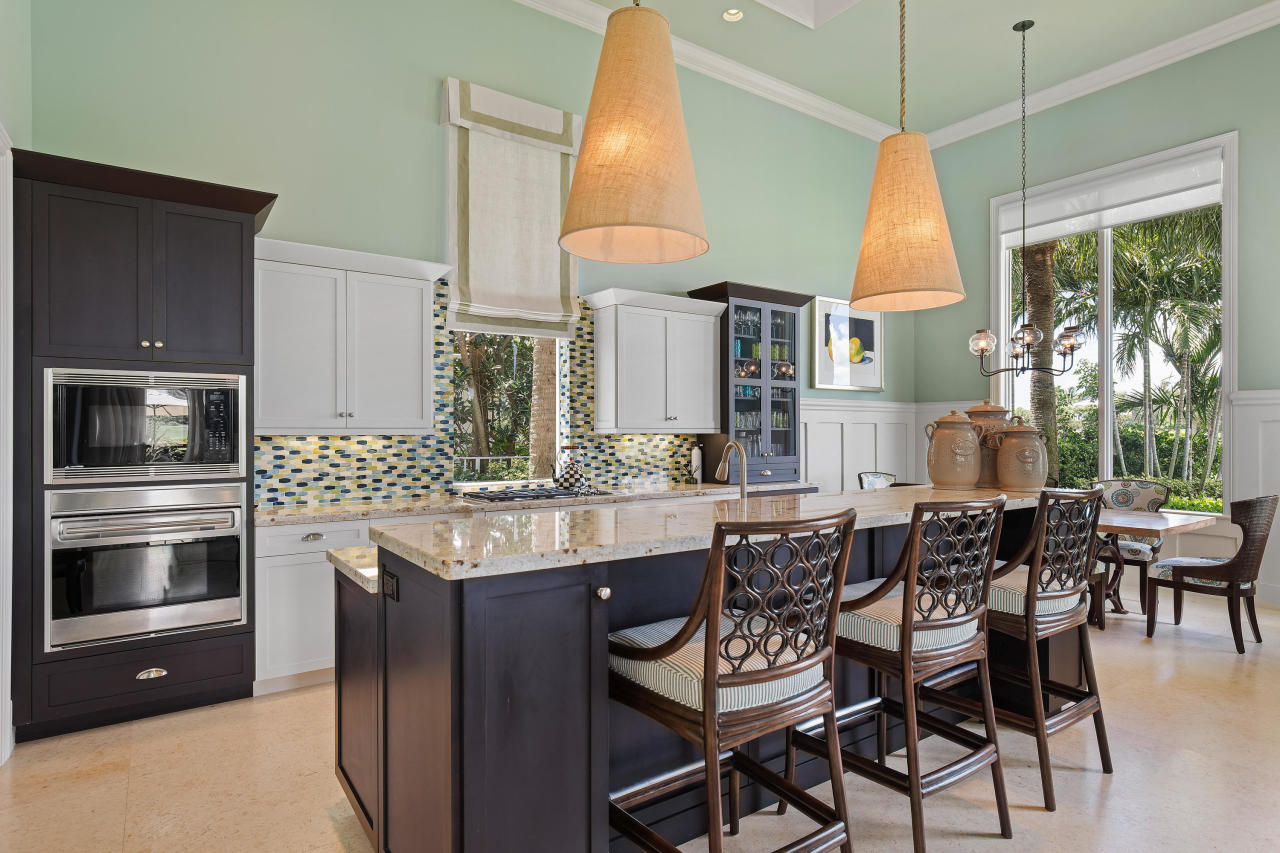 ADMIRALS COVE - Residential