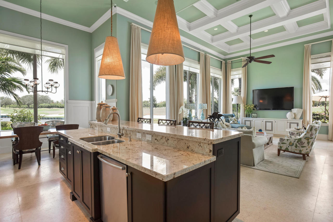 ADMIRALS COVE - Residential