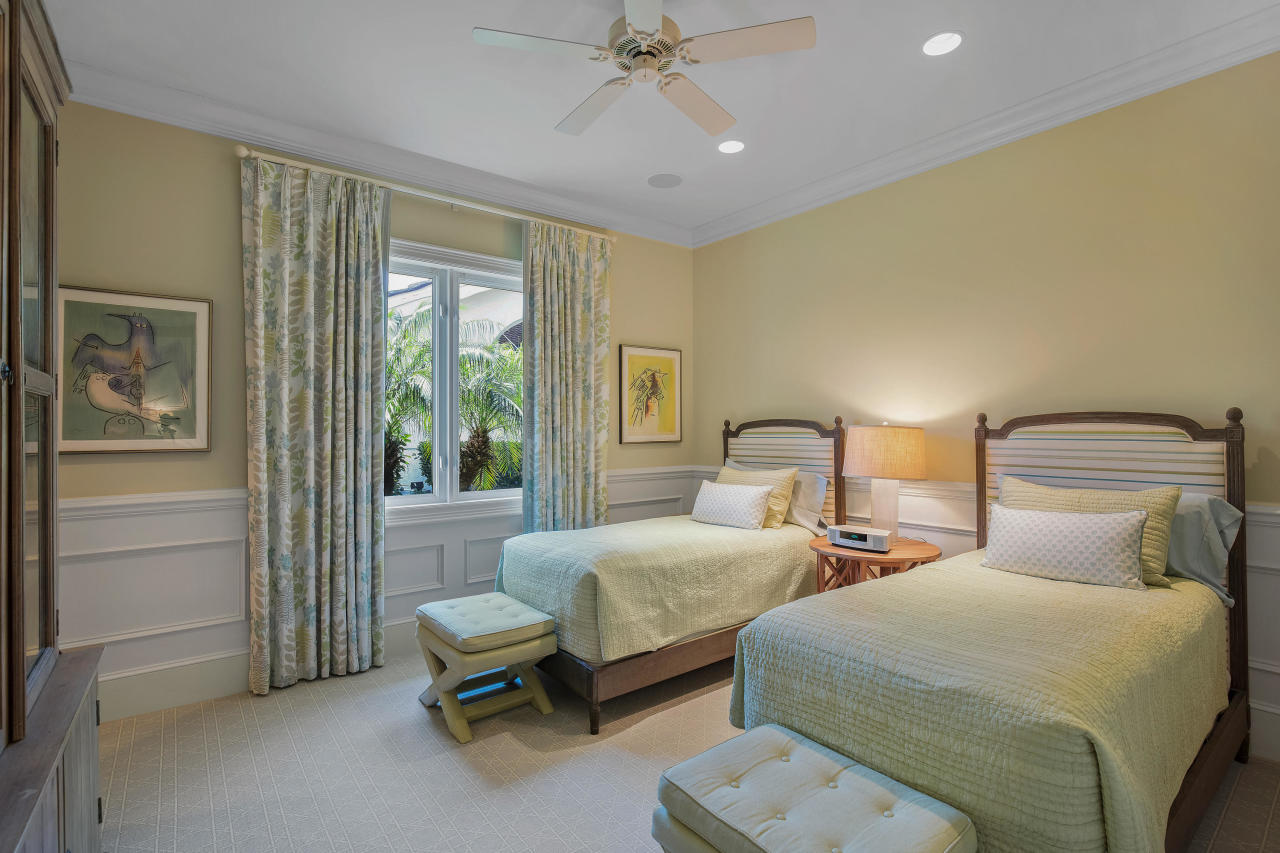 ADMIRALS COVE - Residential