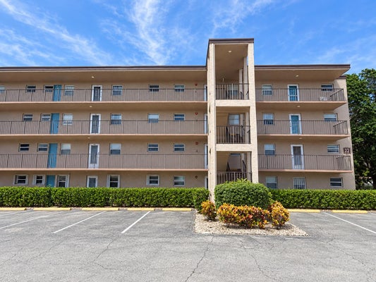 729 LORI DR APT 202, PALM SPRINGS, FL 33461 - Image d4bfe9f1d2d0e0143b01100e89153409/910989080