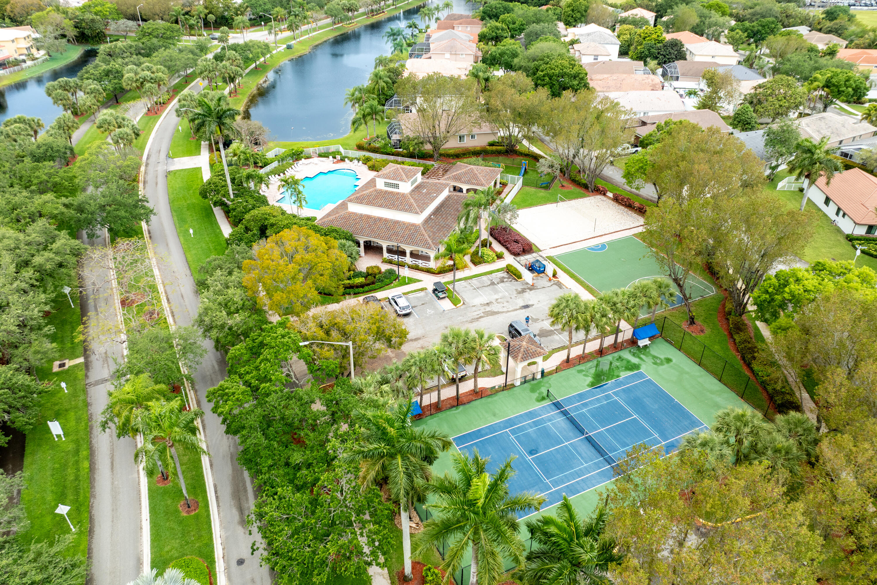 REGENCY LAKES AT COCONUT CREEK - Residential