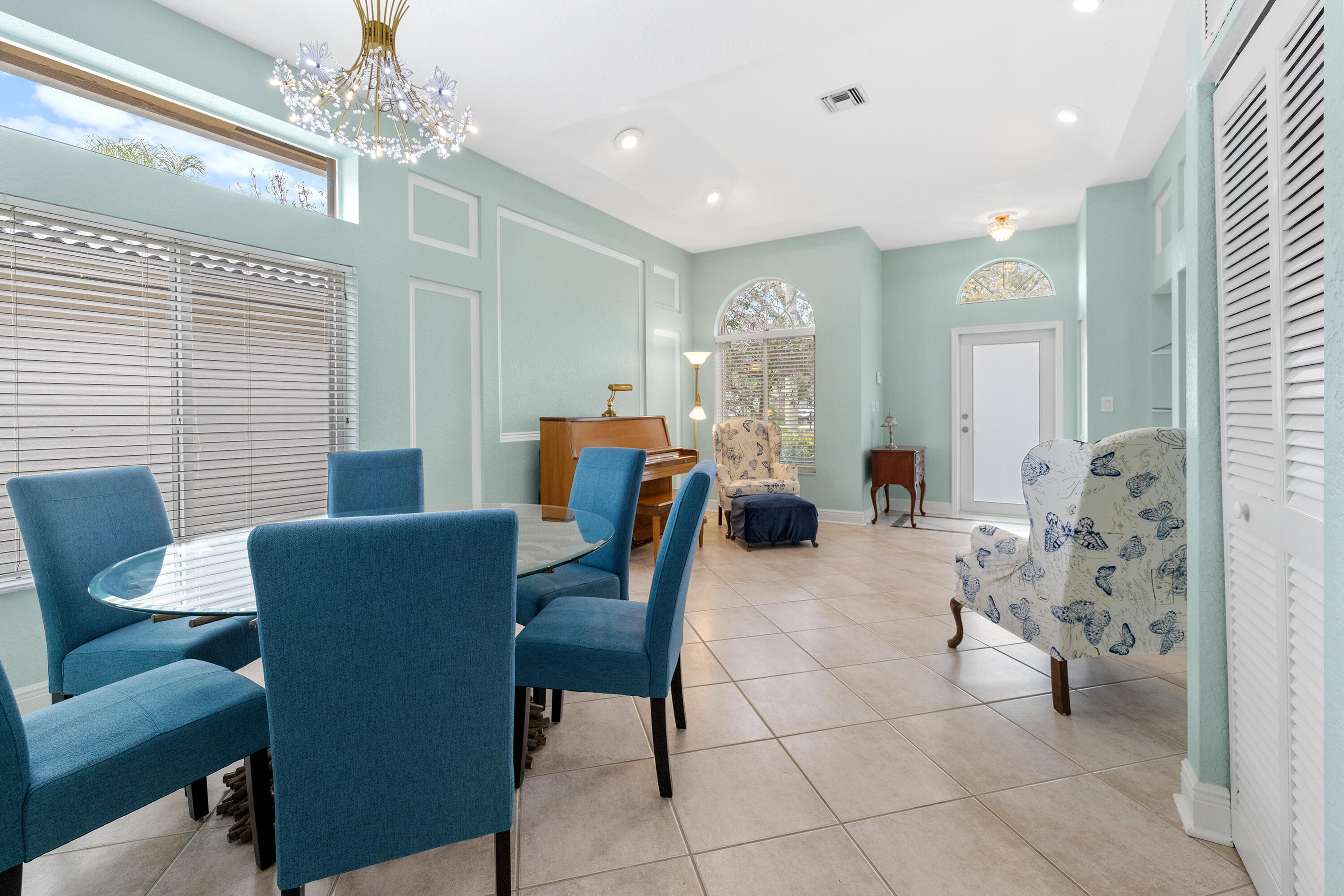 6513 Sandpiper Drive