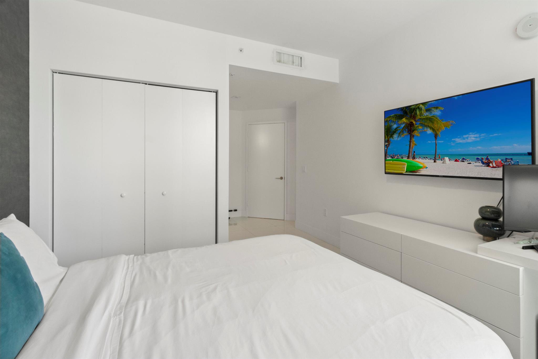 PARQUE TOWERS CONDO - Residential