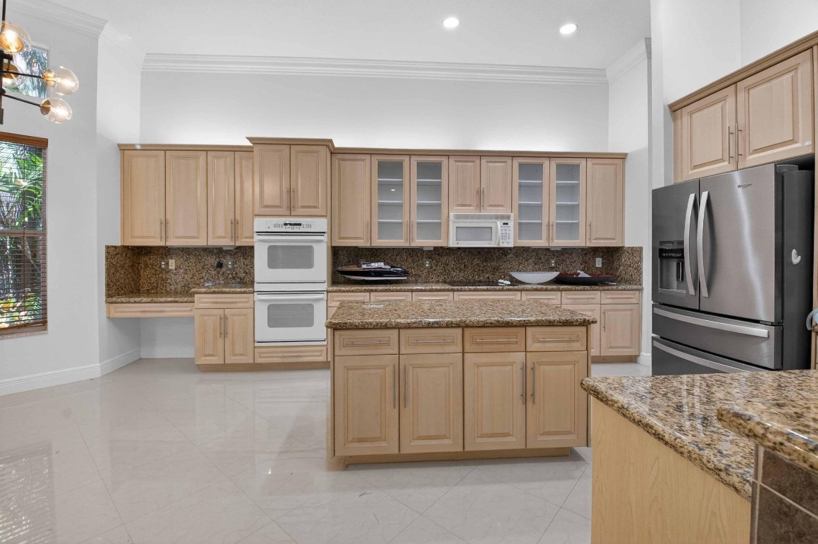 Valencia Palms 01 - Residential