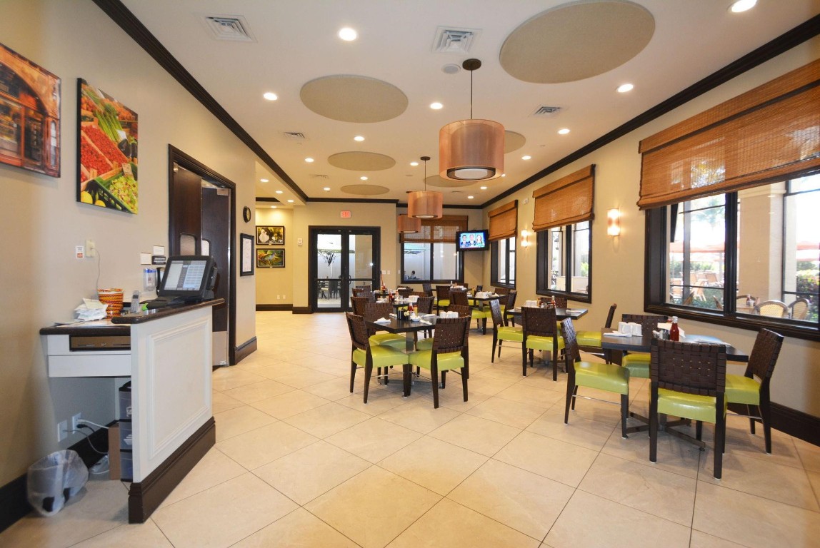 Valencia Palms 01 - Residential