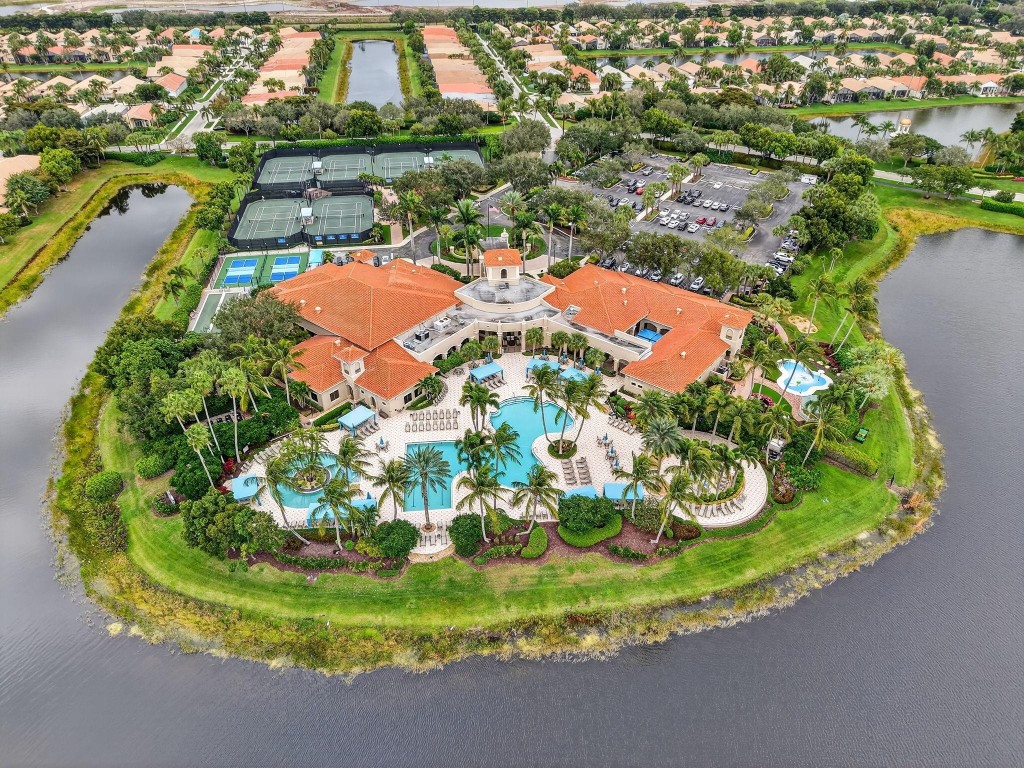 Valencia Palms 01 - Residential