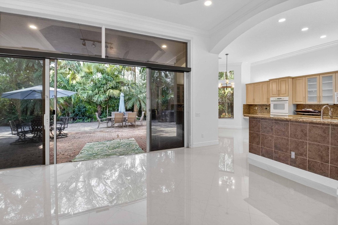 Valencia Palms 01 - Residential