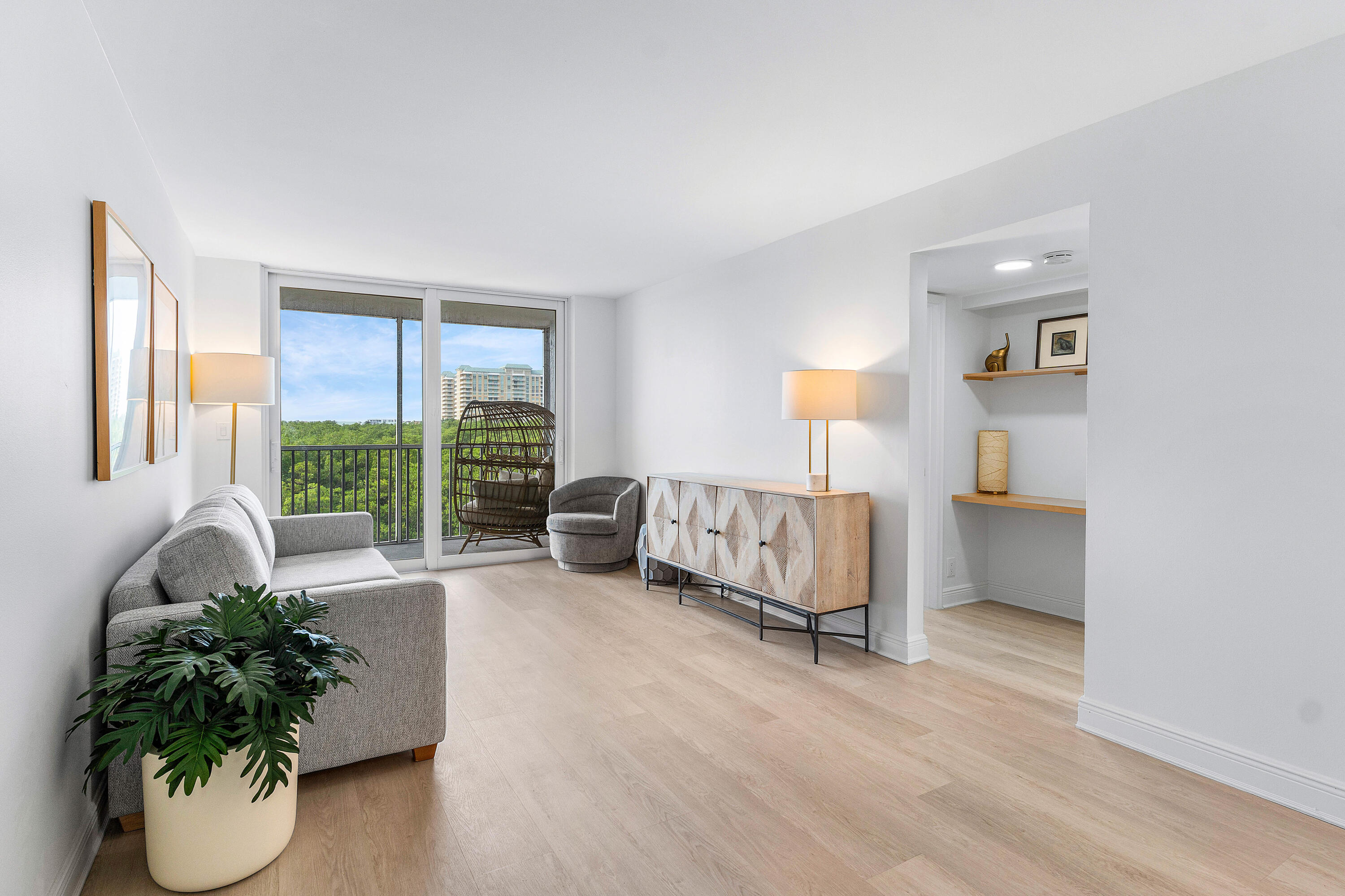 HARBOUR HALL INLET CLUB CONDO - Residential