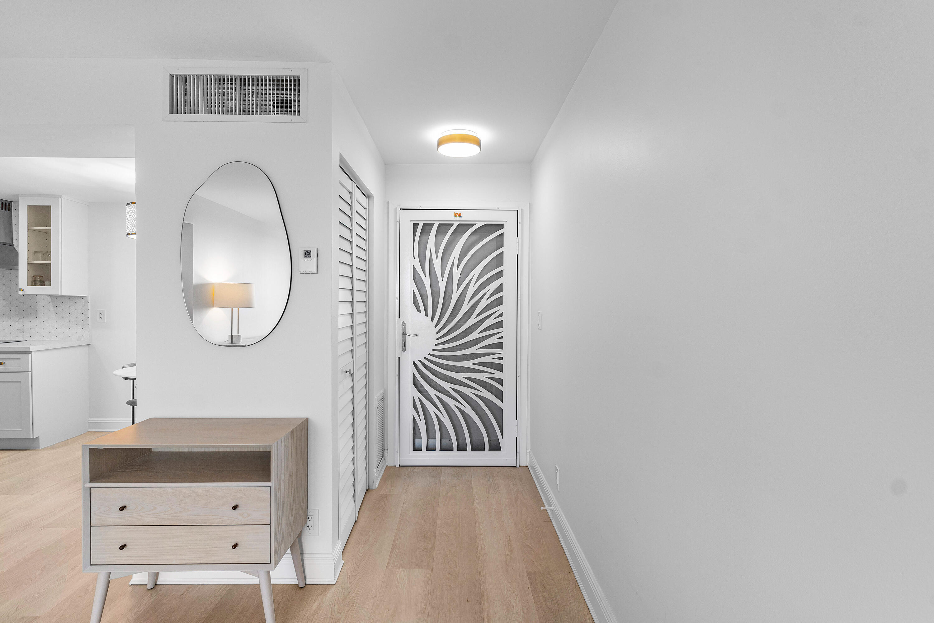 HARBOUR HALL INLET CLUB CONDO - Residential