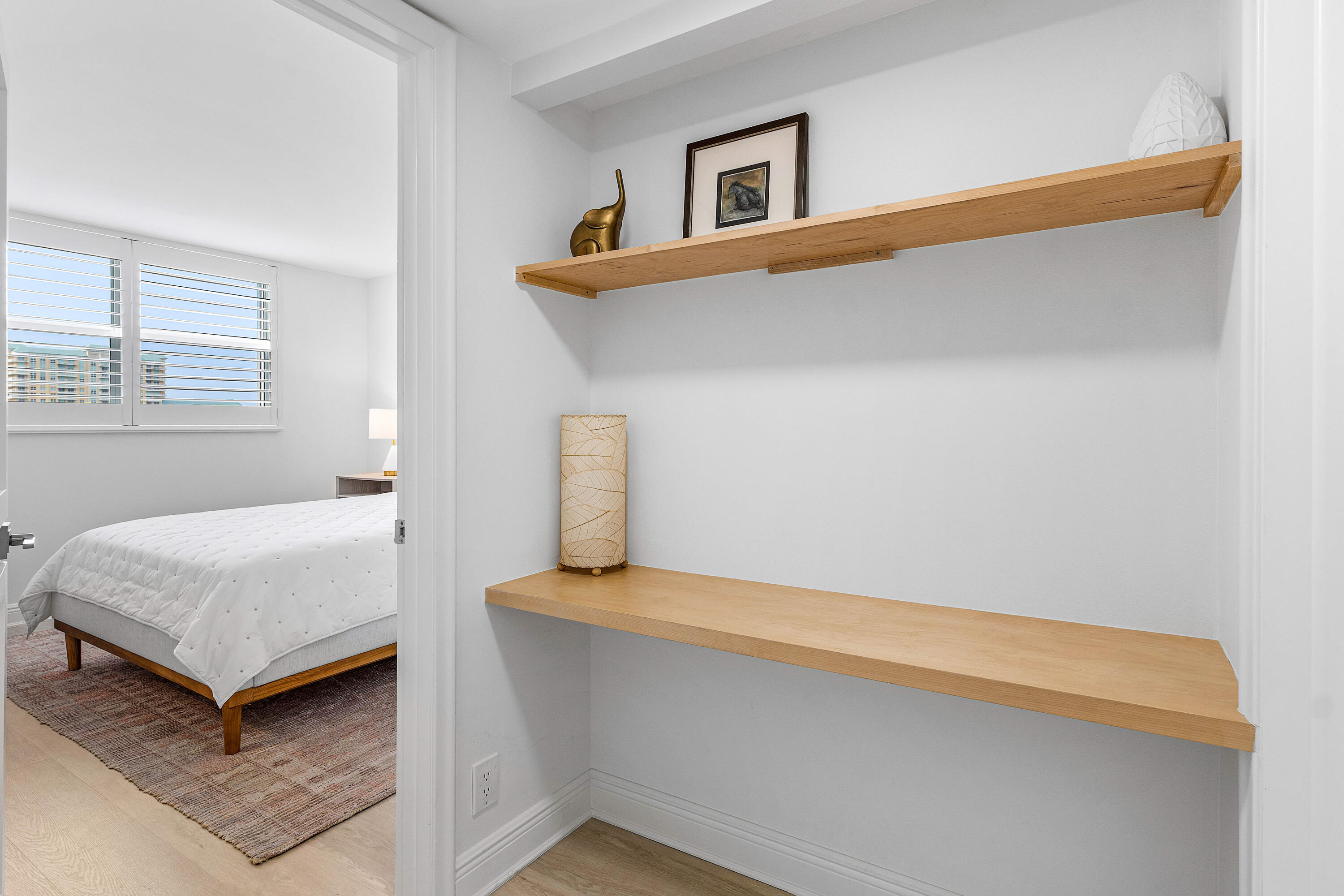 HARBOUR HALL INLET CLUB CONDO - Residential