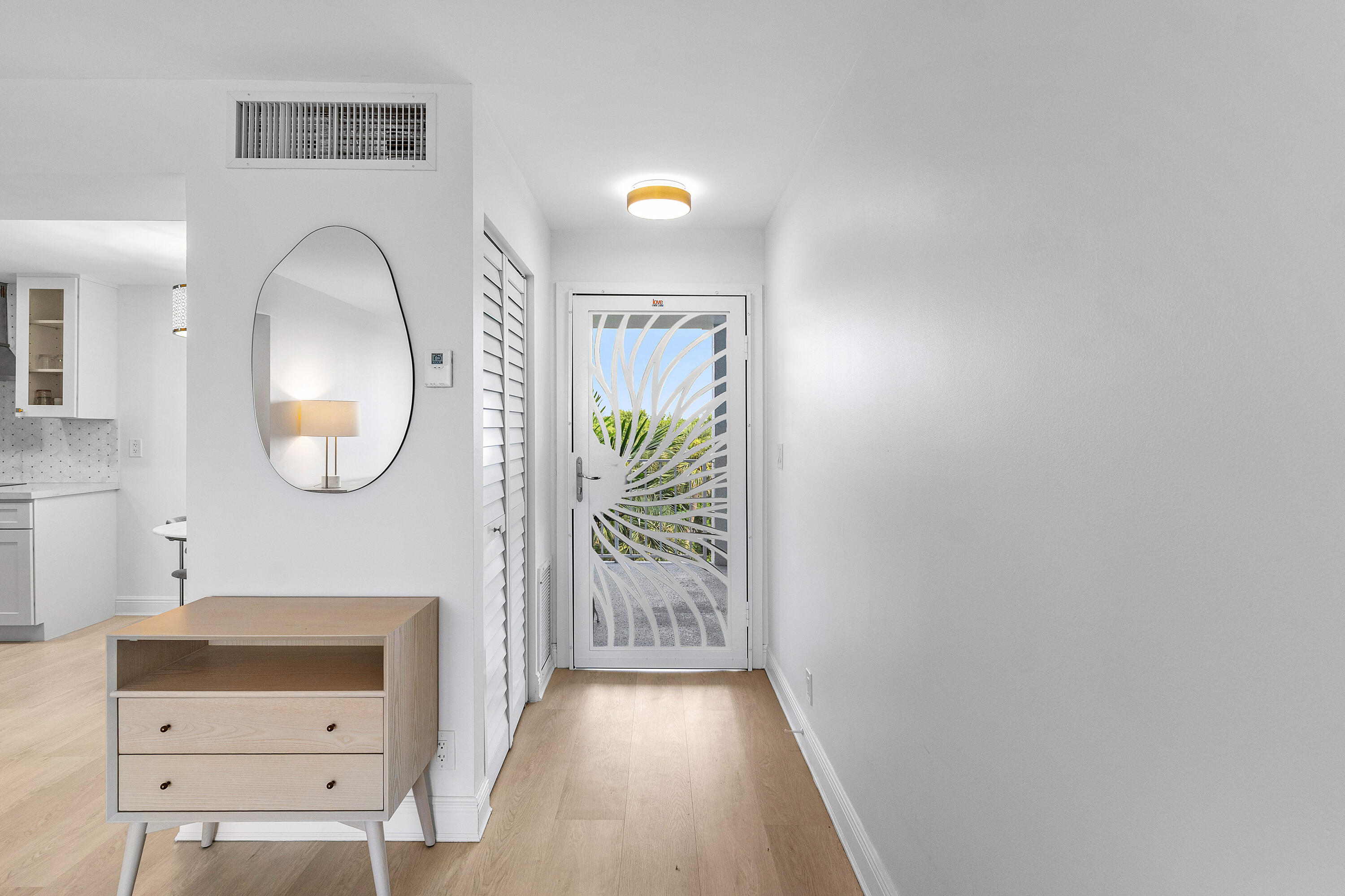 HARBOUR HALL INLET CLUB CONDO - Residential