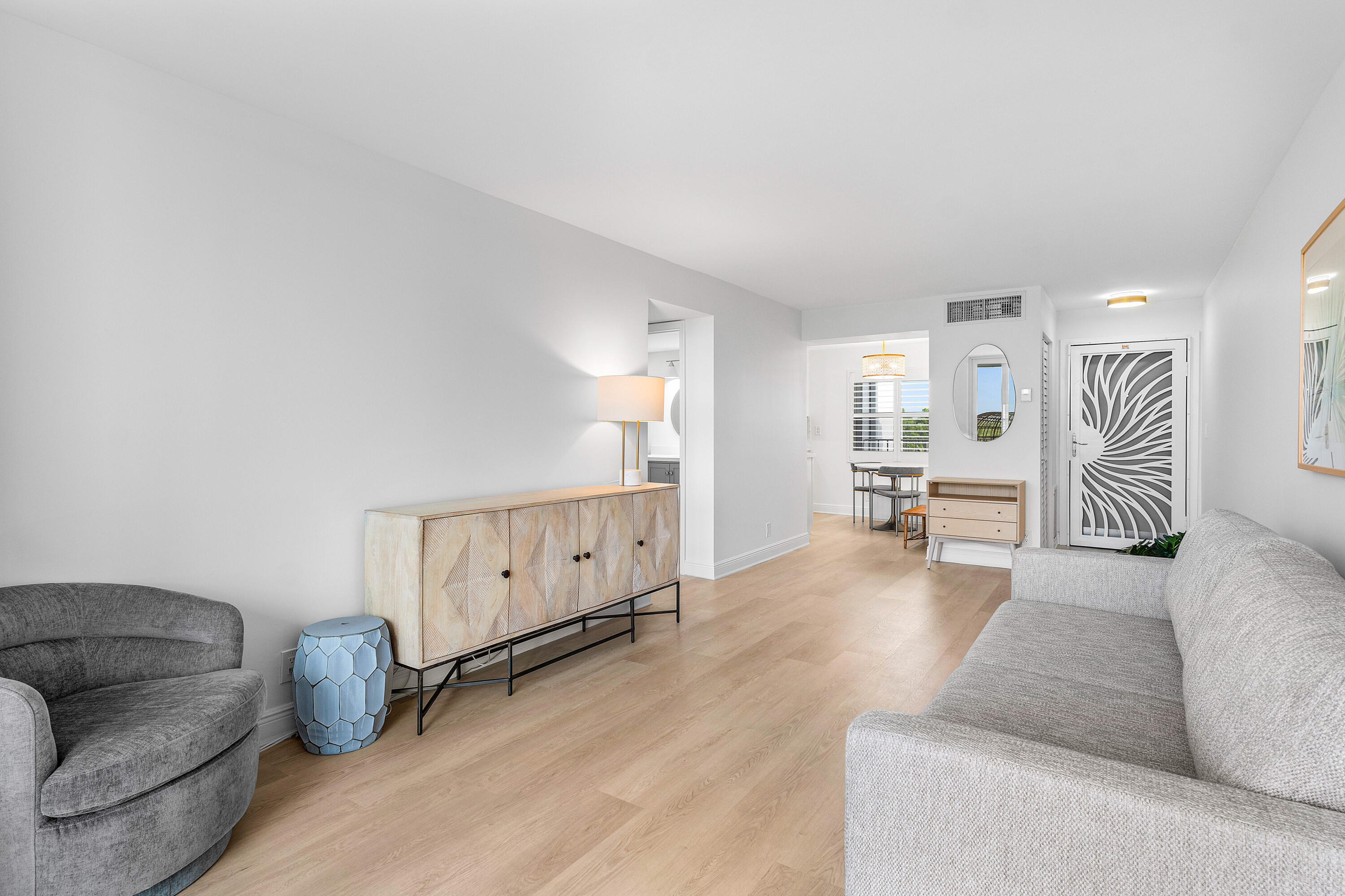 HARBOUR HALL INLET CLUB CONDO - Residential