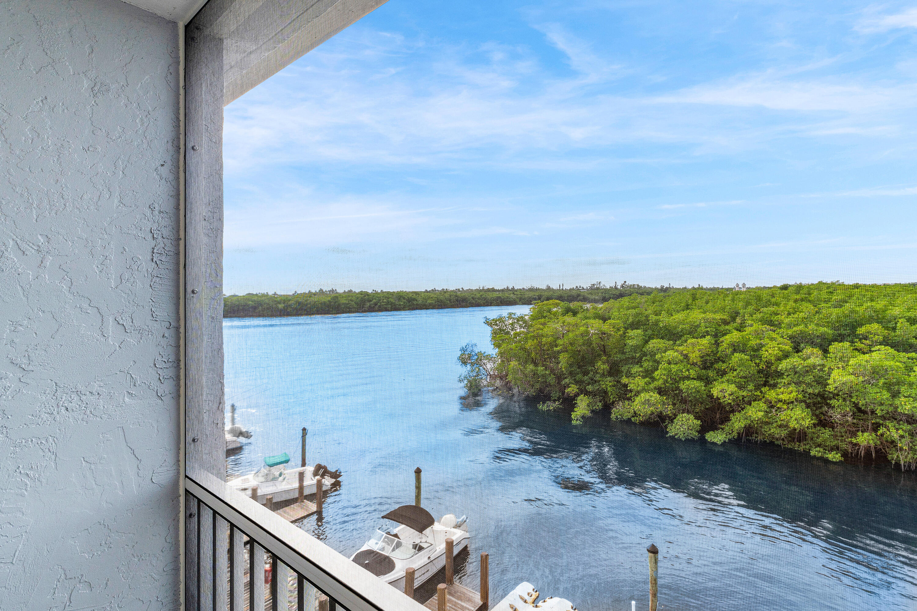 HARBOUR HALL INLET CLUB CONDO - Residential