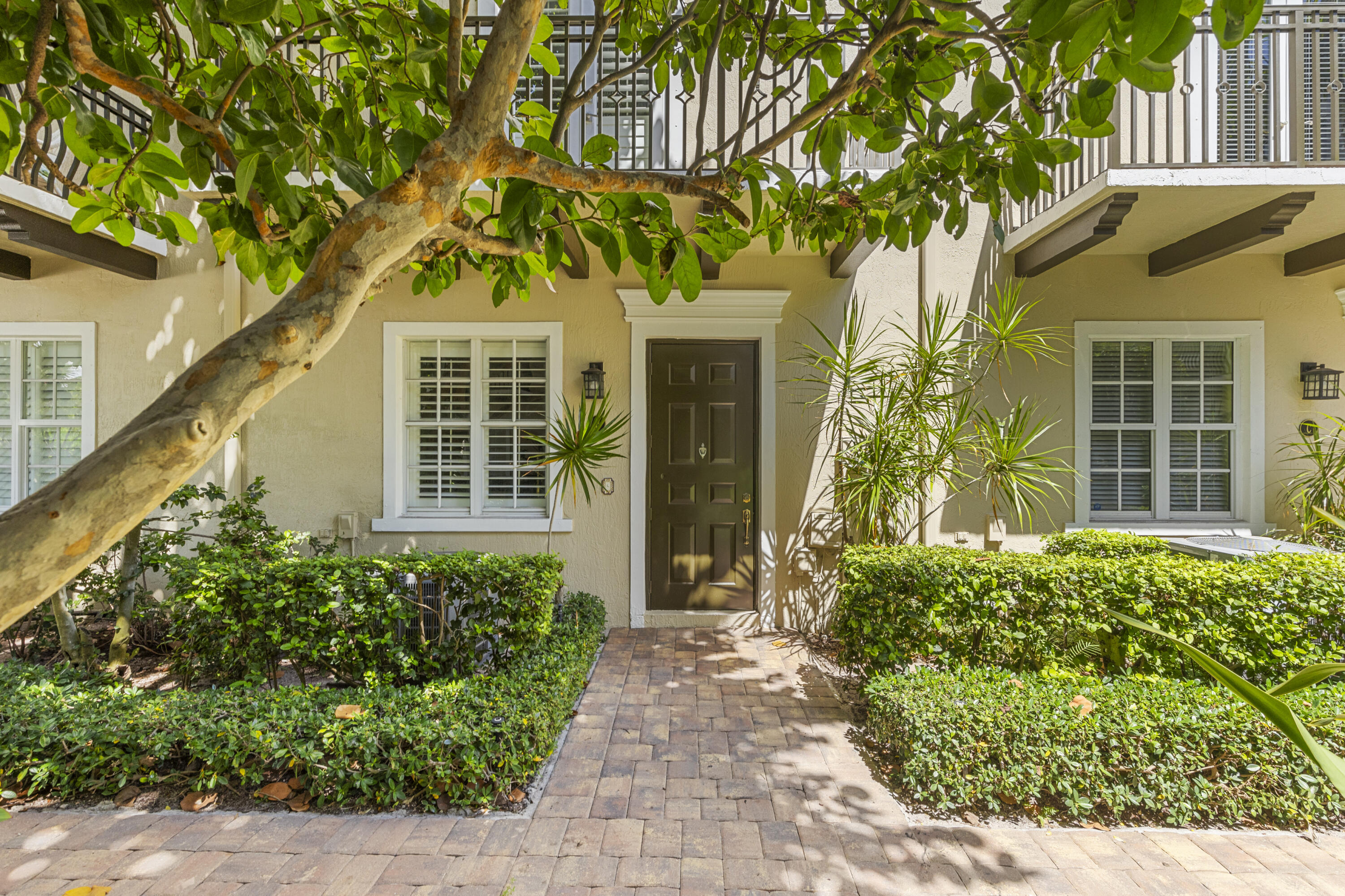 View photos, virtual tours, details... 65 SE 5th Avenue