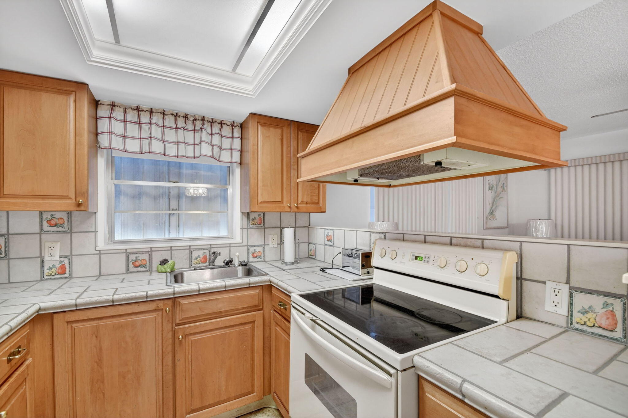 BEDFORD CONDO - Residential