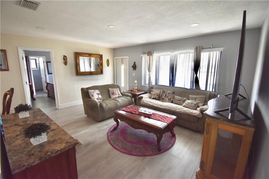 COMMONWEALTH GARDENS - Residential
