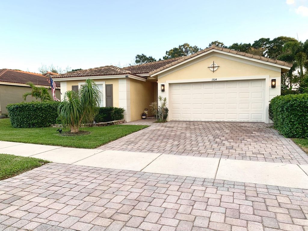 Photo of 1924 SW Jamesport Drive Dr, Port St Lucie, FL 34953 (MLS # R10780161)