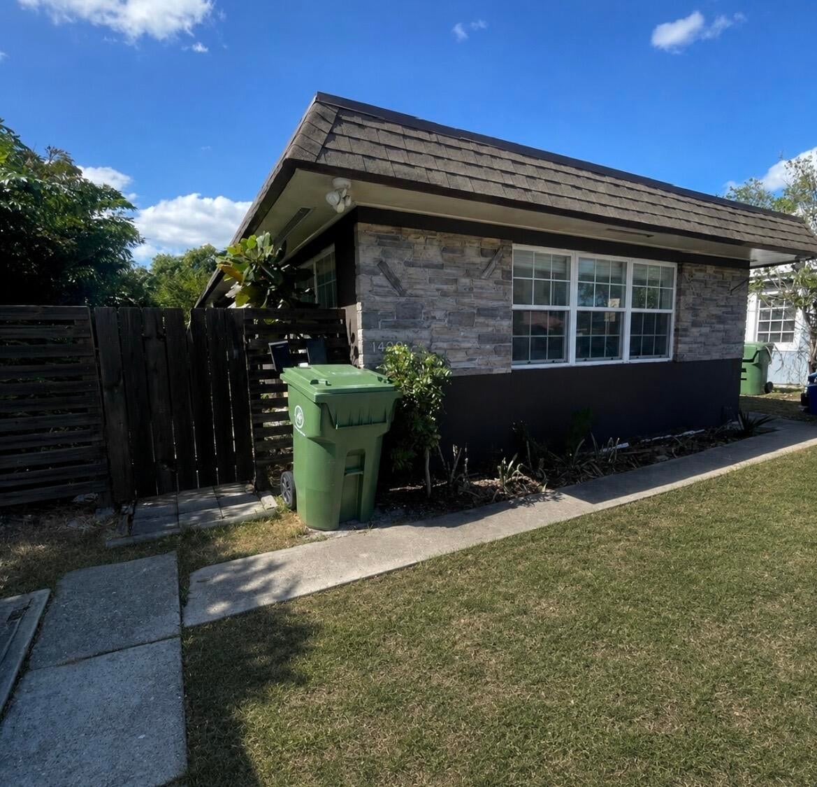 View photos, virtual tours, details... 1429 N Andrews Avenue