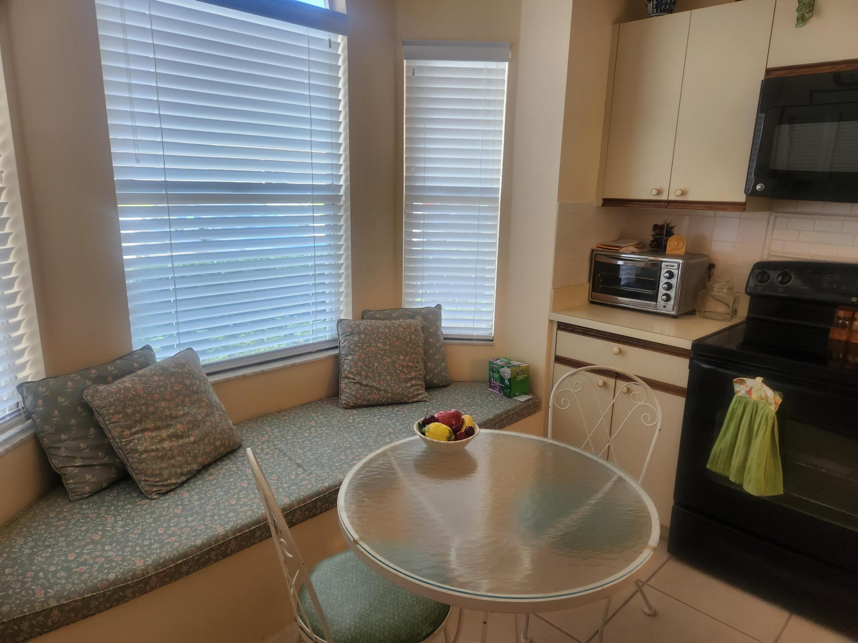 THE LITTLE CLUB CONDO - Residential